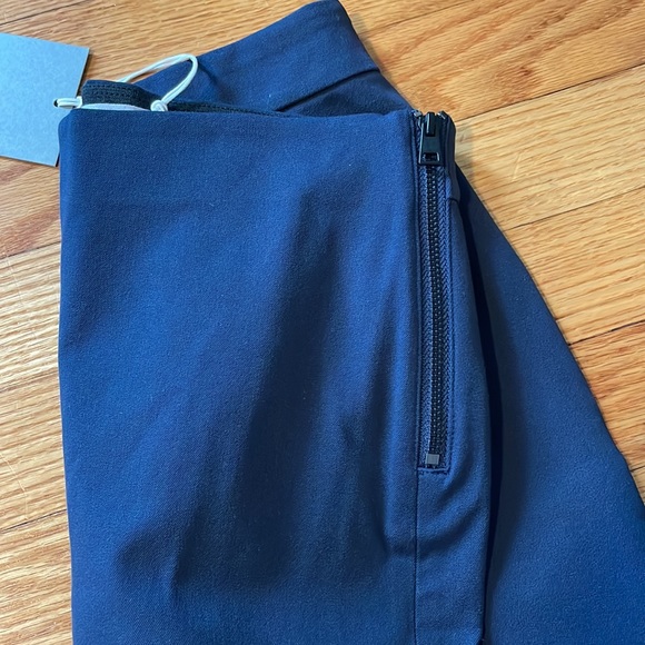 NWT | Everlane Side Zip Stretch Cotton Pant in navy blue | Size 00 - Picture 7 of 9